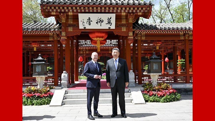 十四届全国人大二次会议举行第二次全体