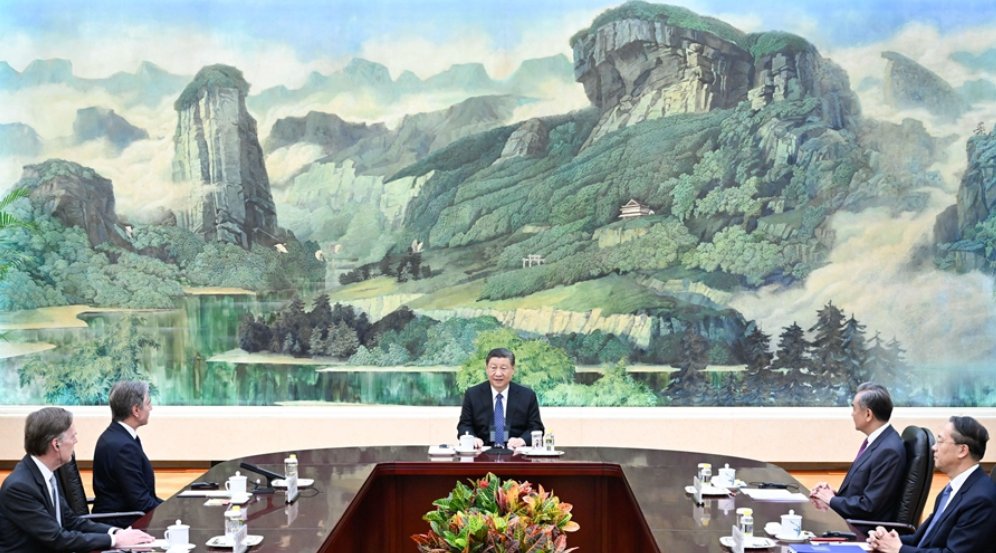 习近平走进农田考察春耕备耕情况