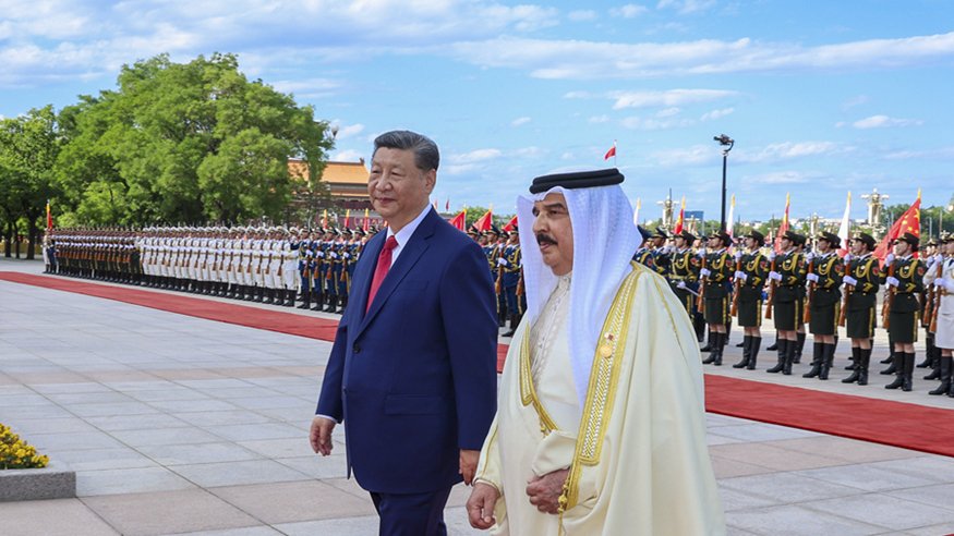 习近平同匈牙利总统舒尤克举行会谈