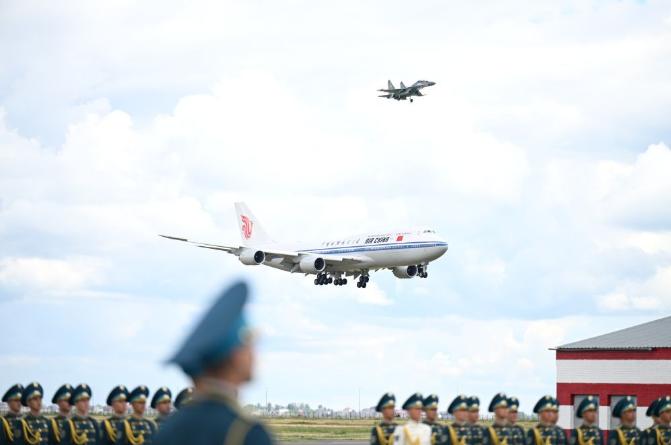习近平举行仪式欢迎突尼斯总统赛义德访华