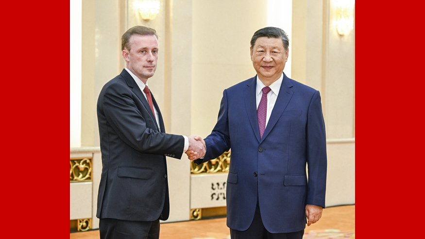 习近平会见俄罗斯总统普京
