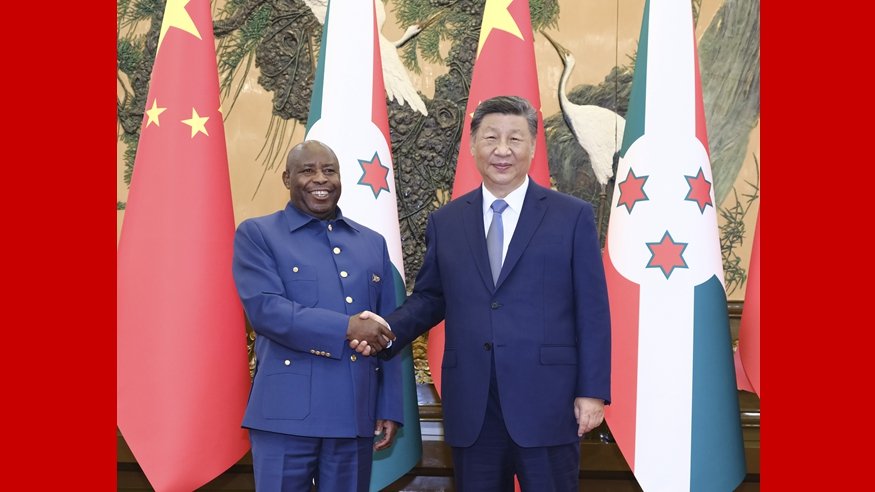 习近平同南非总统拉马福萨会谈