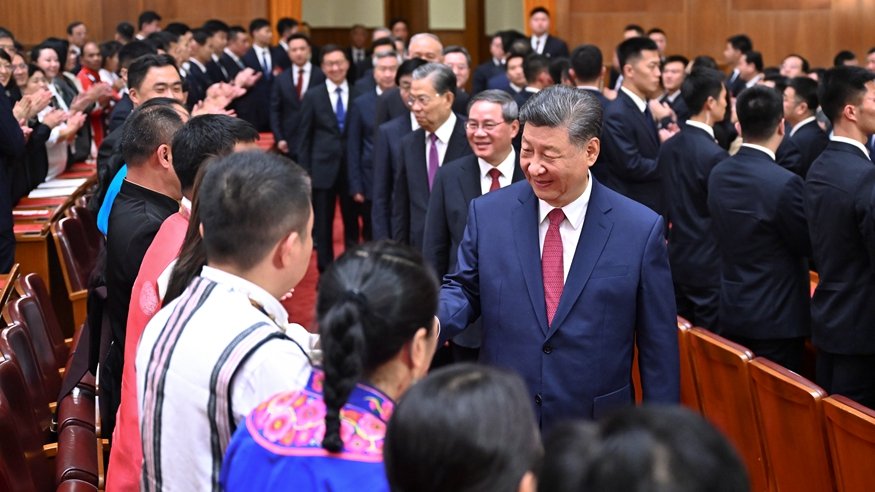 习近平会见索马里总统马哈茂德
