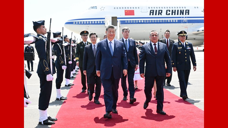 习近平会见伊朗总统佩泽希齐扬