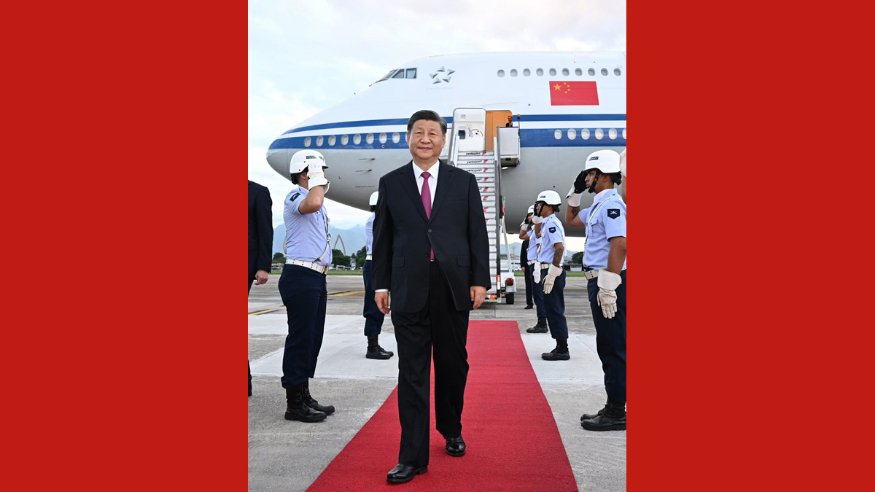 习近平同赞比亚总统希奇莱马就中赞建交