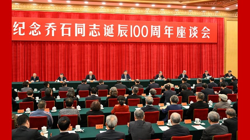 习近平会见法国总统马克龙
