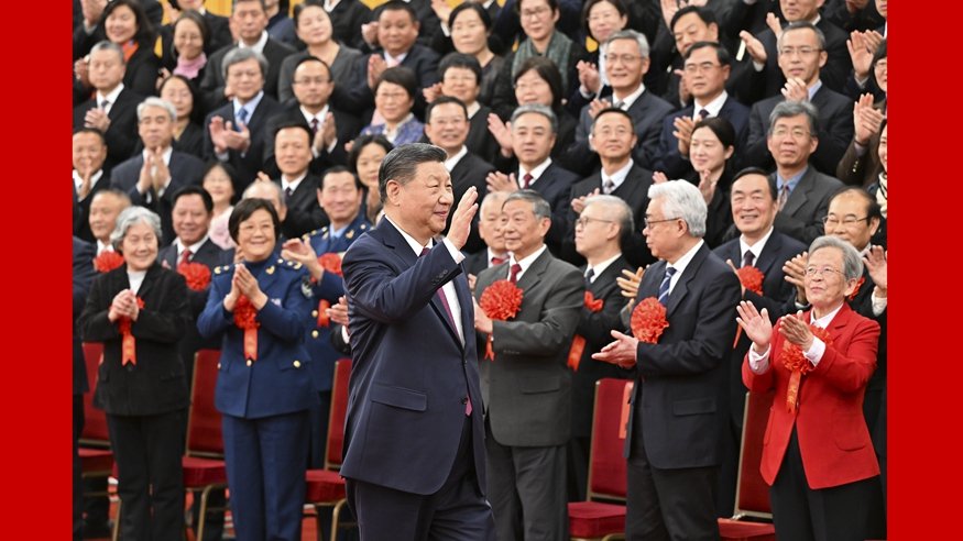 习近平同柬埔寨人民党主席