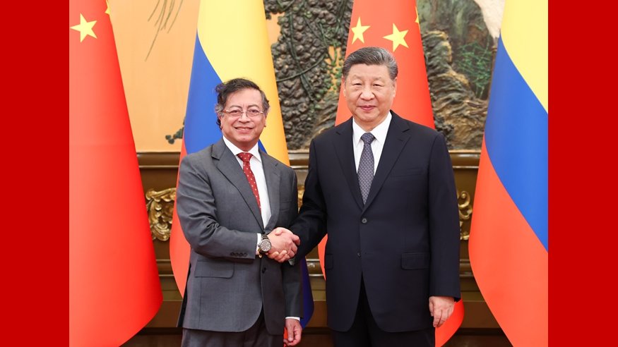 习近平同俄罗斯总统普京茶叙