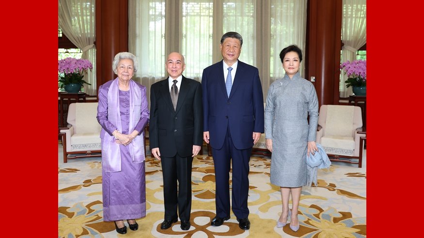 习近平会见阿塞拜疆总统阿利耶夫