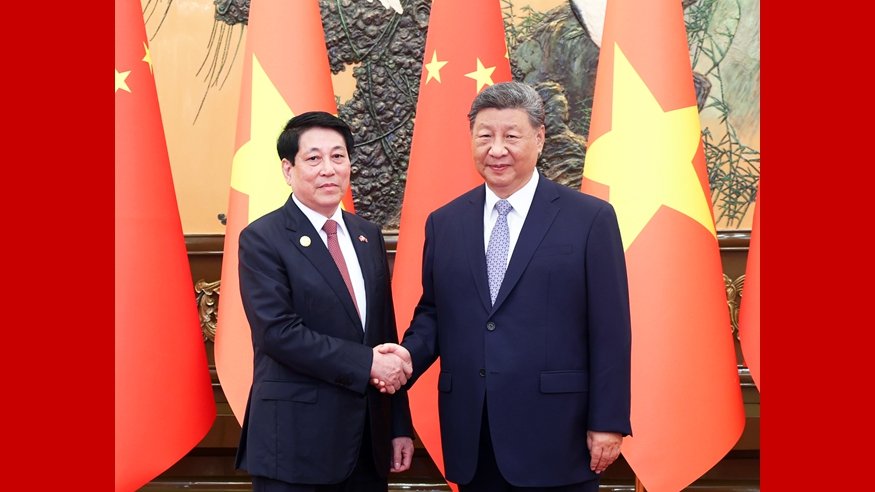 习近平向中俄友好