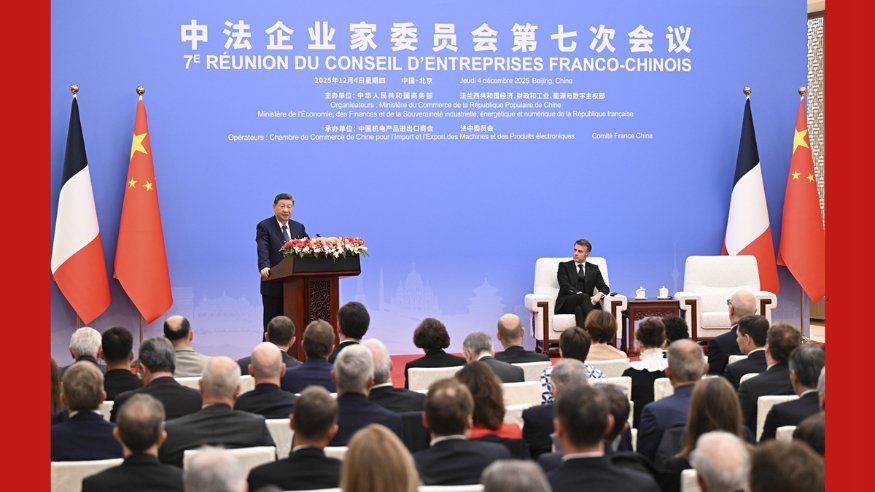 习近平听取岑浩辉述职报告