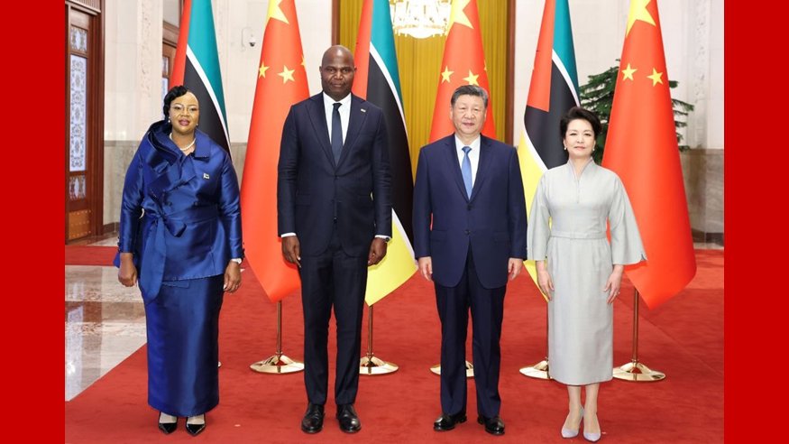 习近平会见随同美国总统特朗普访华的美